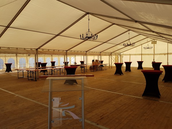 Location de chapiteaux pour l'organisation de réception de groupe en Ile-de-France