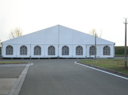 Location de tentes pour réceptions à Chantilly